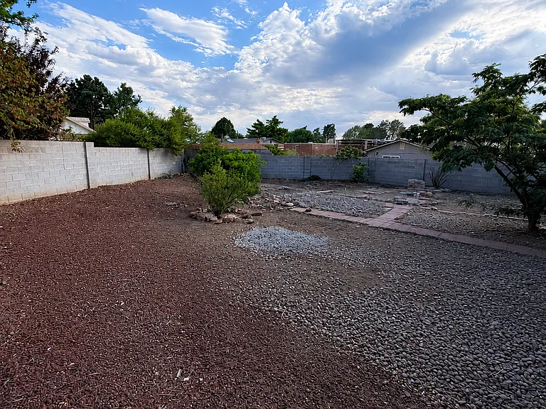 11504 Phoenix Ave NE — Photo 46