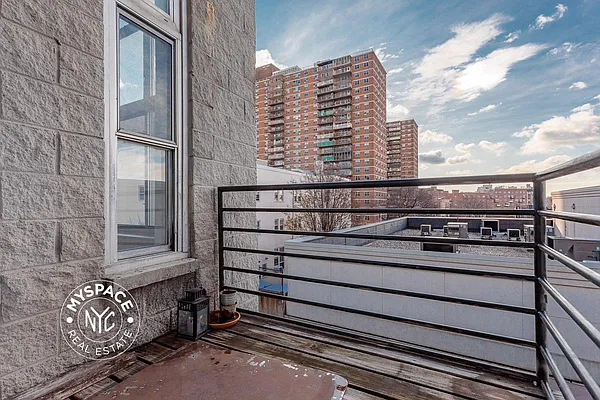 Rented by MySpaceNYC | media 19