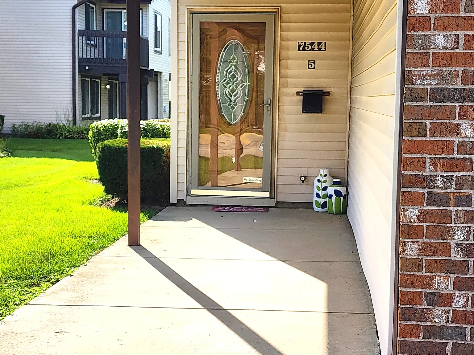 2 bed, 1000 sqft, $1,900 — Photo 3
