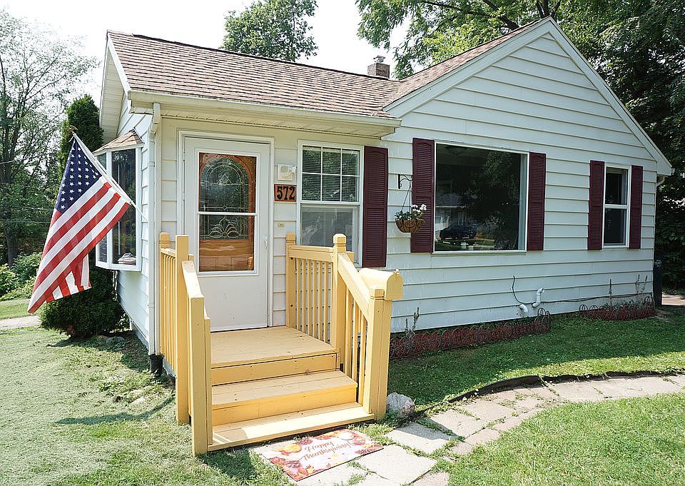 572 Paris Ave, Lansing, MI 48910 Zillow
