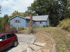 1st image of 1898 Fieldcrest Dr