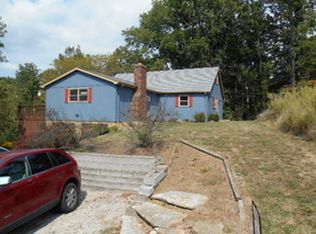 1898 Fieldcrest Dr, Lawrenceburg, IN 47025