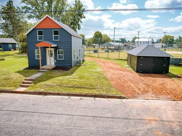 147 Honeyaire St, Lyndon Station, WI 53944