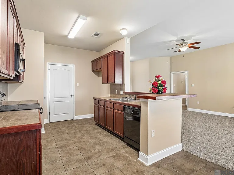 11176 Merlo Dr — Photo 4