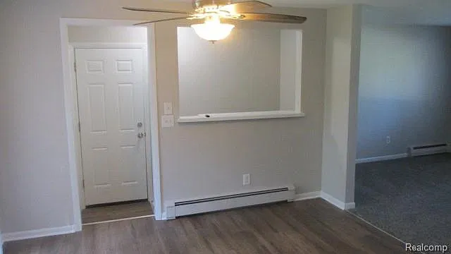 3 bed, 1.0 bath, 960 sqft, $1,550 — Photo 4
