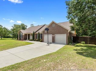 726 Foxcroft Dr, Fayetteville, NC 28311