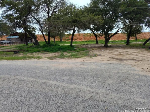 2 DEER RUN LN LOT 10,11, Poteet, TX 78065