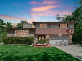 895 Sumac Rd, Highland Park, IL 60035