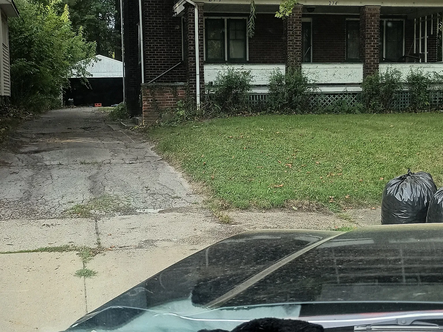 6 bed, 1944 sqft, $1,450 — Photo 1