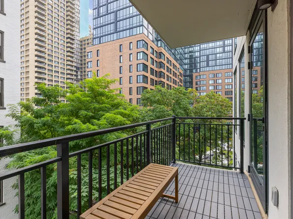 111 Montgomery Street image 1 of 14