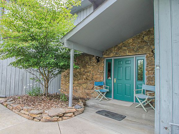 3rd image of 520 Highland Park Dr