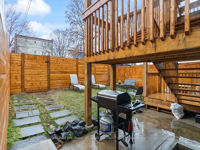 16 Minto St #2 — Photo 24