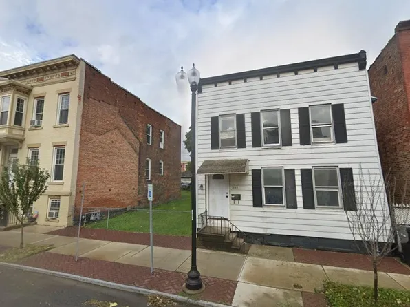 355 4th St Floor 2, Troy, NY 12180