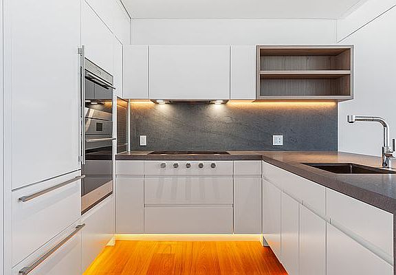 5th image of 101 W 67th St Penthouse 3E
