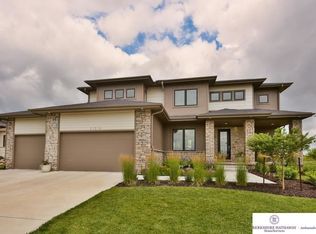 21514 Grover St, Elkhorn, NE 68022