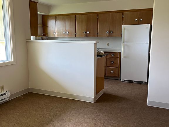 4th image of 2838 Maple St