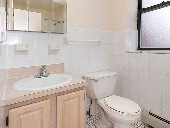 3rd image of 2222 8th Ave APT 4A