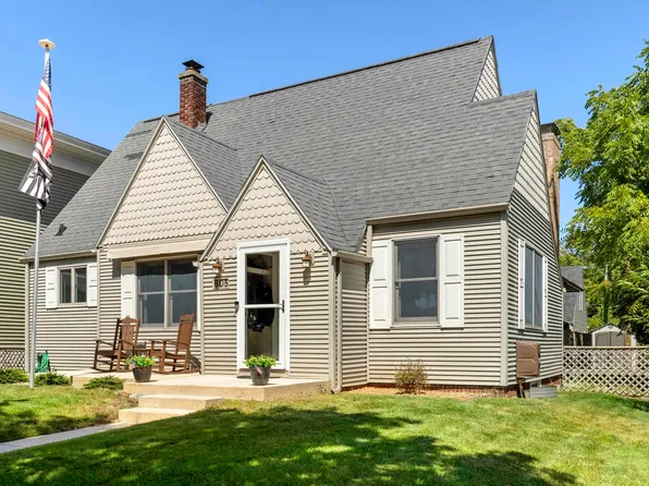 605 Forest Ave, Frankfort, MI 49635