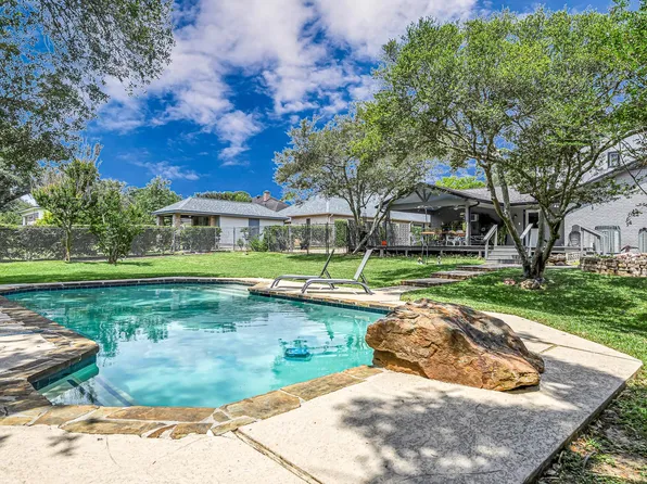 201 Hillcrest Dr, Richmond, TX 77469