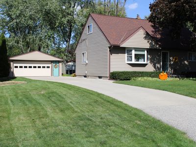 5332 W Dean Rd, Brown Deer, WI, 53223