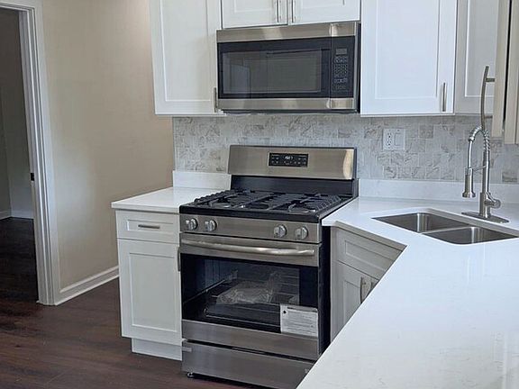 2nd image of 1141 S Saint Louis Ave 2
