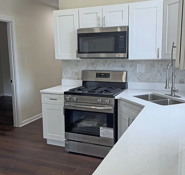 1141 S Saint Louis Ave #2 — Photo 2