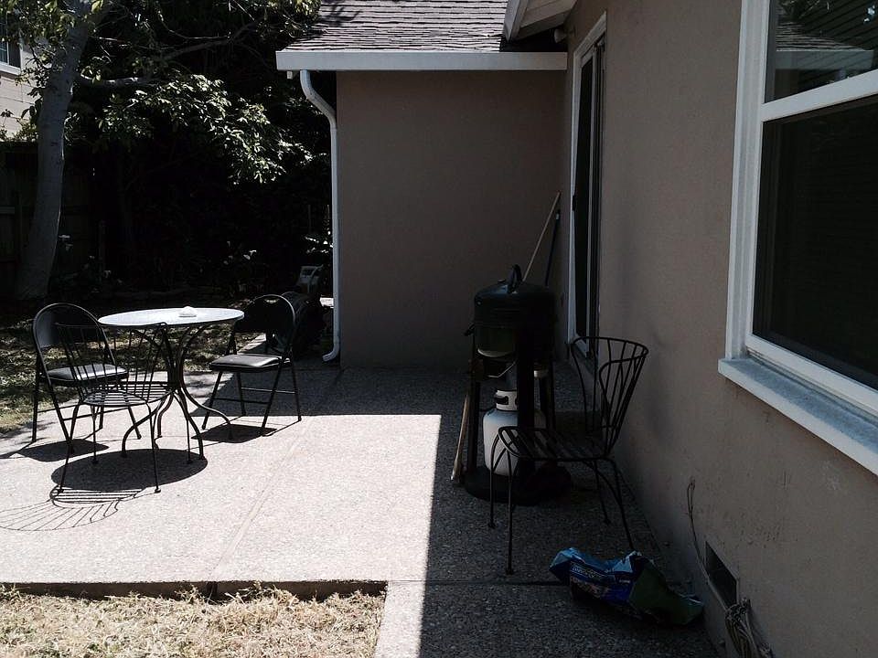 2nd image of 949 Roble Ave