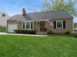 7408 Canterbury St, Prairie Village, KS 66208