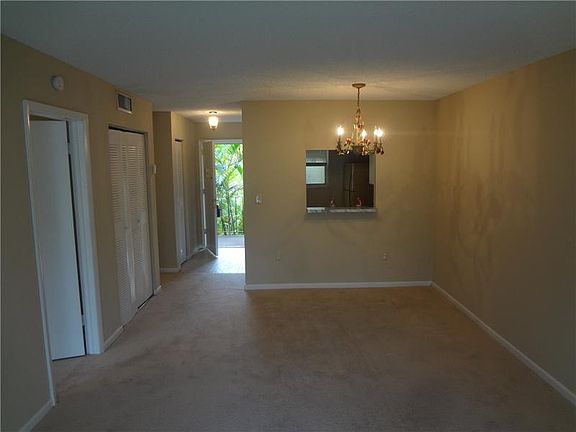 2nd image of 365 NE 125th St APT 201