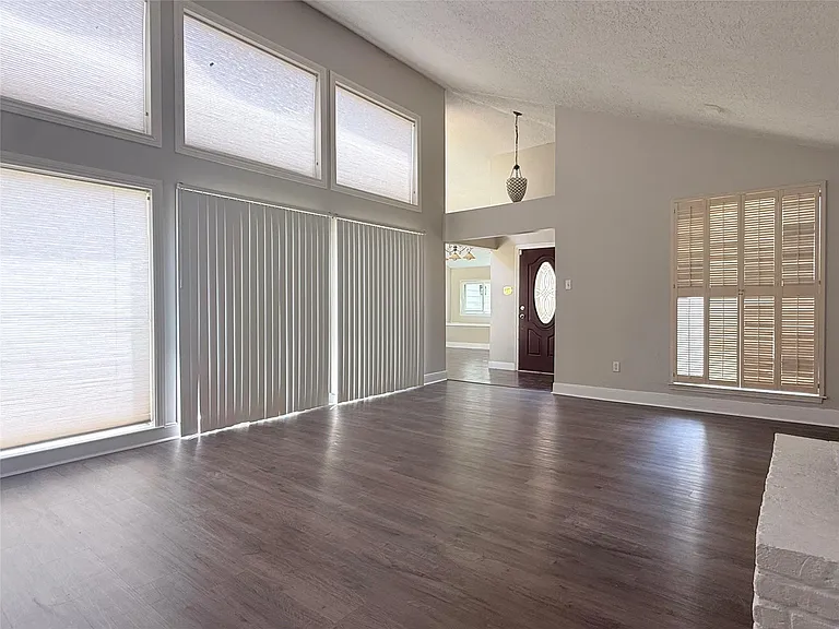 11318 Briar Forest Dr — Photo 10