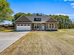 822 Broadway School Rd, Belton, SC 29627