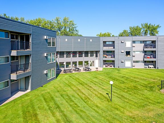 3rd image of 2345 Woodbridge St #352
