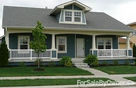 1216 SW Arbor Park Drive : The charming vintage elevation