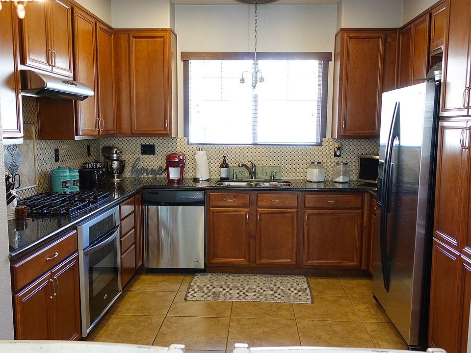 Stove Range , Dishwasher, Range hood