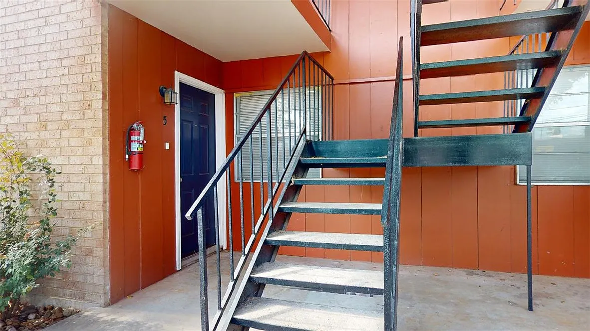 2 bed, 862 sqft, $800 — Photo 2