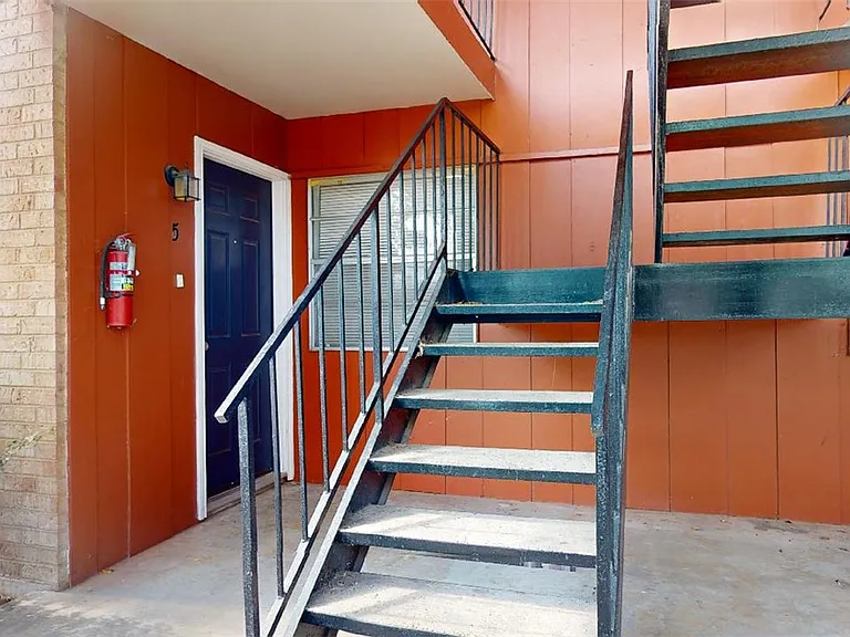 3800 E 29th St #5 — Photo 2