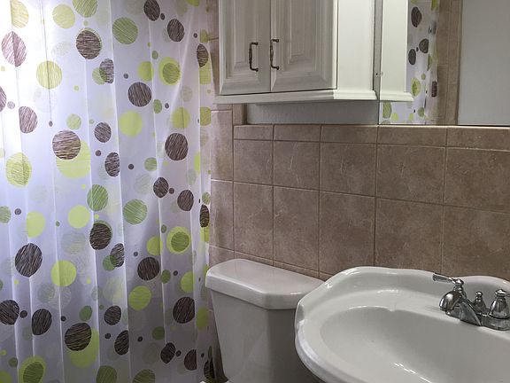 3rd image of 2305 Colonial Ave
