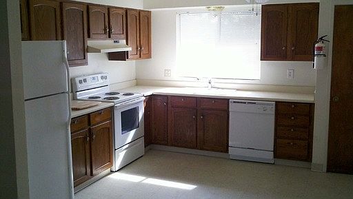 2nd image of 554 S Sierra Vista Ave APT 102