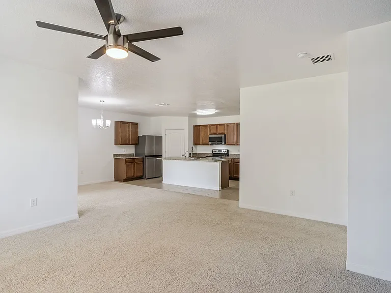 4257 Roberta Dr — Photo 8