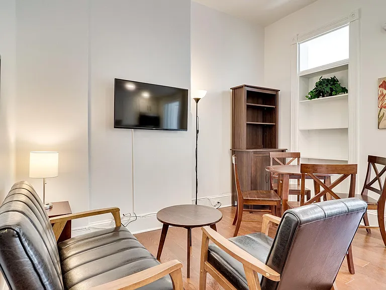 409 Constitution Ave NE #2 — Photo 8