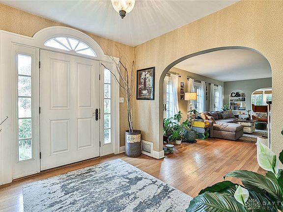 5th image of 512 Acorn Dr
