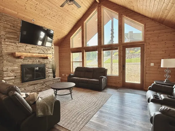 495 W Buttercup Ln, Garden City, UT 84028