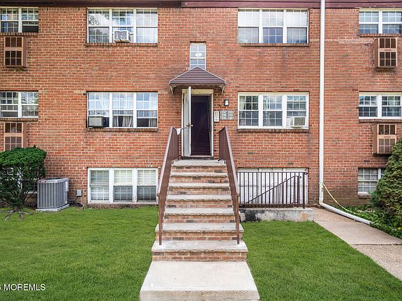 2nd image of 299 College Drive #299
