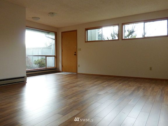 4th image of 2206 Westlake Drive SE