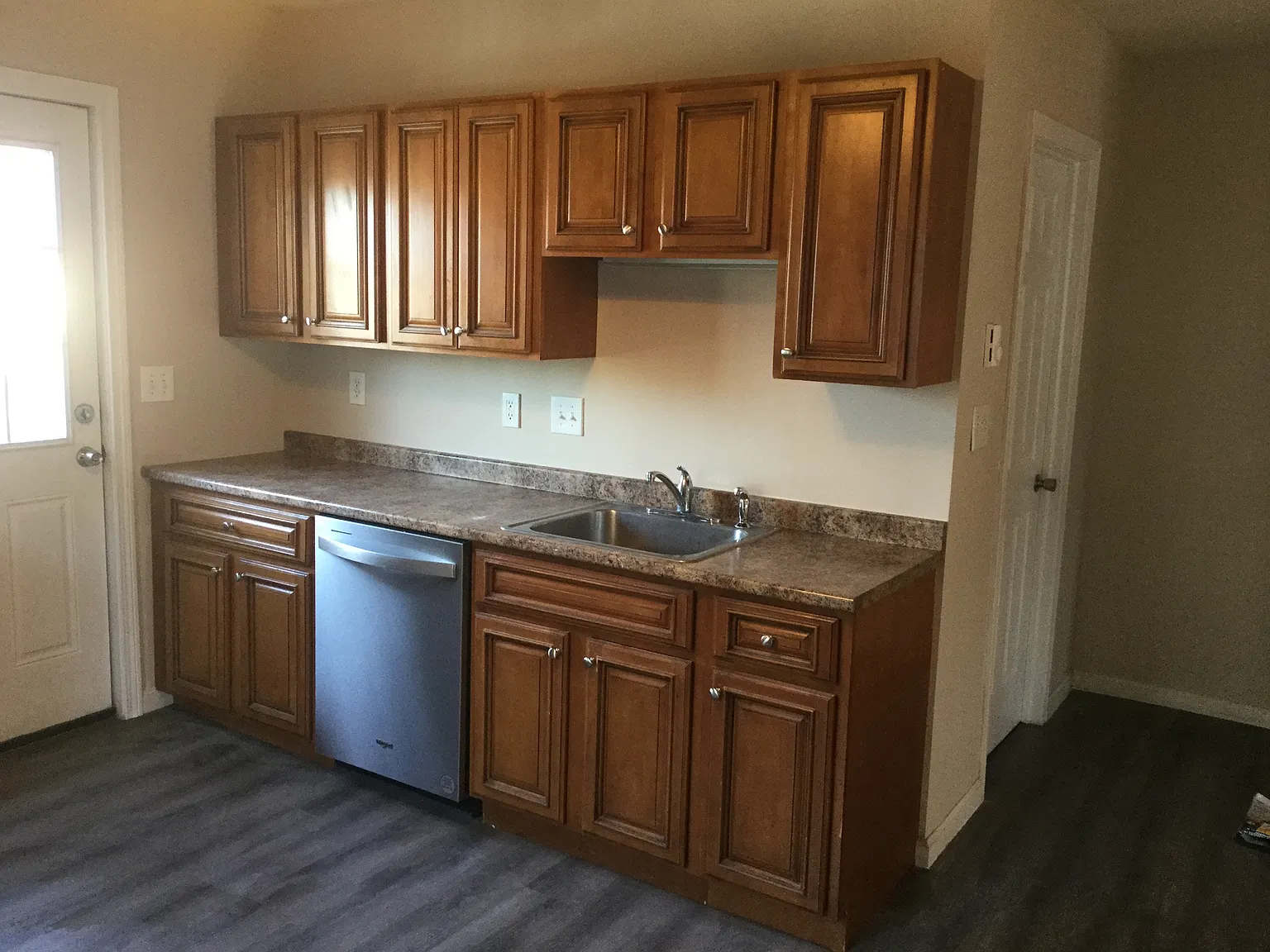 2 bed, 1100 sqft, $1,800 — Photo 2