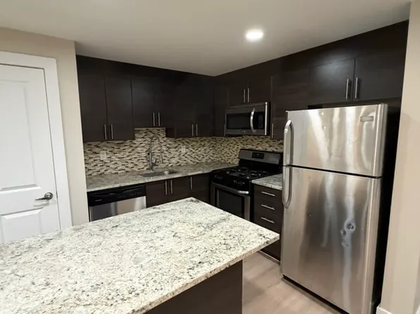 460 Nelson St, Ottawa, ON K1N 7S8