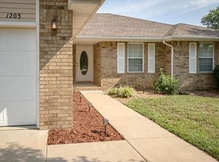 1203 Verna Ln, Nixa, MO 65714