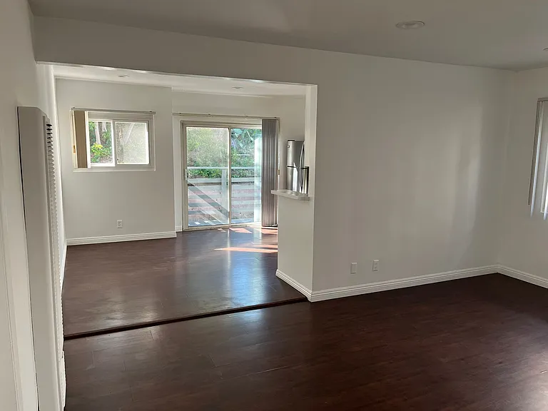 8315 W Manchester Ave #4 — Photo 3