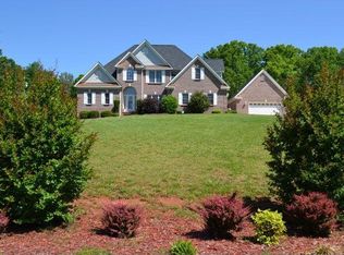 4080 Barnhardt St, Hickory, NC 28602