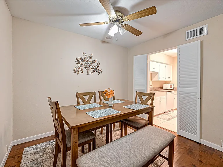 2121 Fountain View Dr #16 — Photo 5